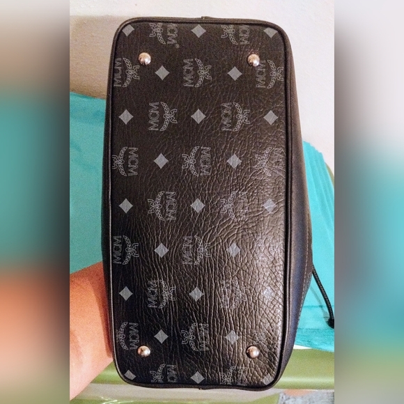 MCM Hobo Shoulder Bag Black Visetos EUC - Picture 6 of 11